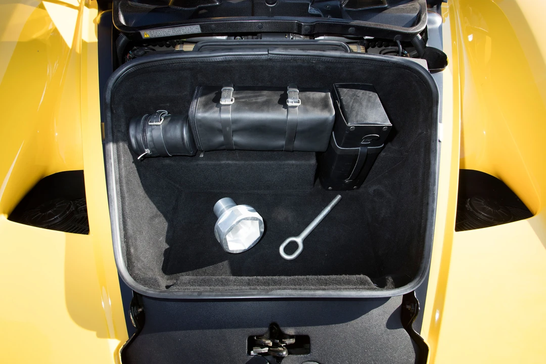 2003 Ferrari Enzo - Image 7 of 31