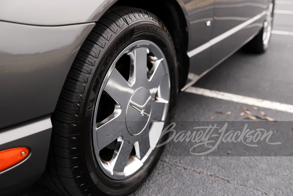 2003 Ford Thunderbird 11th Gen - Image 10 of 15