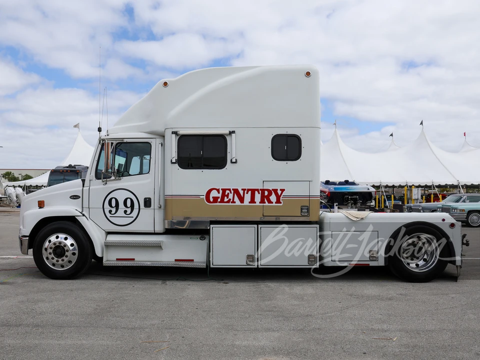 2003 Freightliner - Image 26 of 26