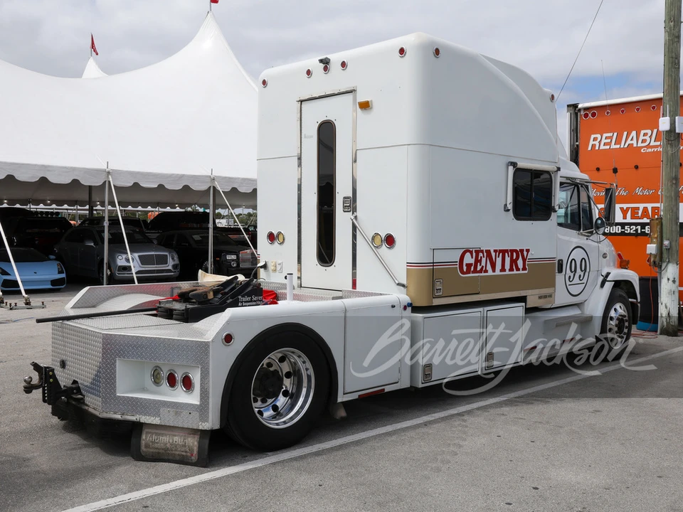 2003 Freightliner - Image 3 of 26