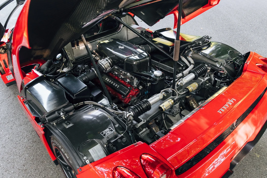 2003 Ferrari Enzo - Image 15 of 31