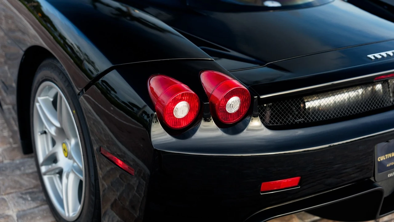 2003 Ferrari Enzo - Image 23 of 31