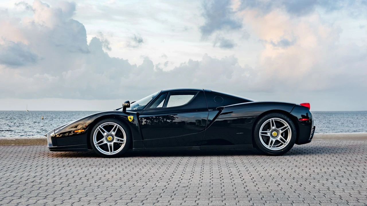 2003 Ferrari Enzo - Image 18 of 31