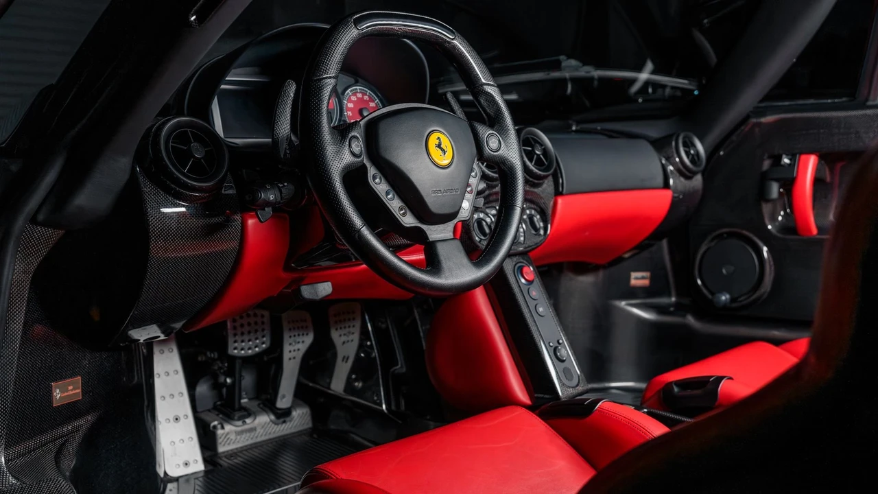 2003 Ferrari Enzo - Image 29 of 31