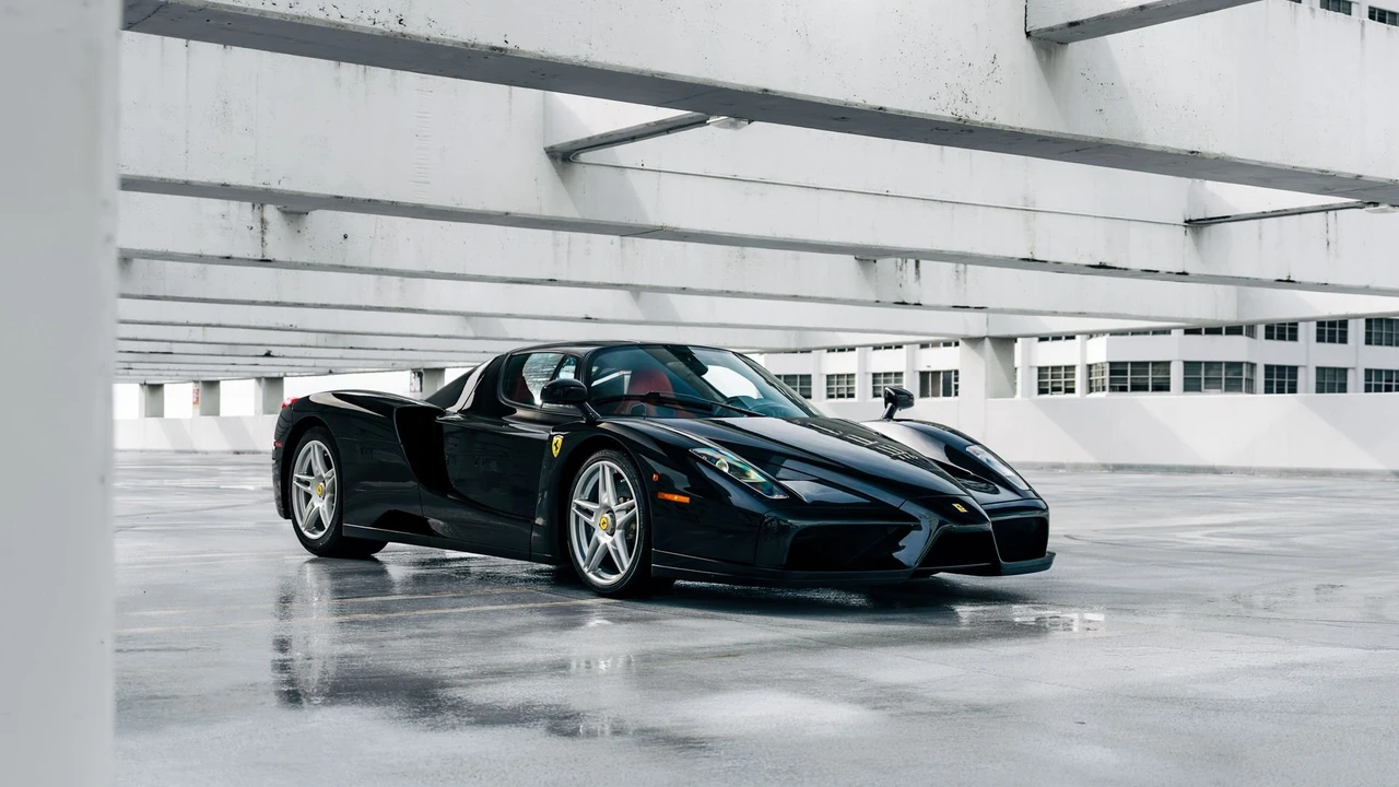 2003 Ferrari Enzo - Image 19 of 31