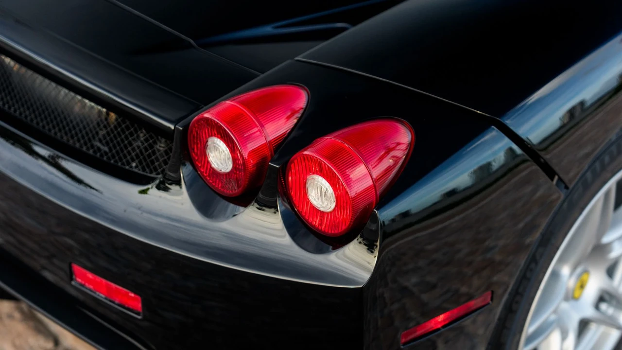 2003 Ferrari Enzo - Image 24 of 31