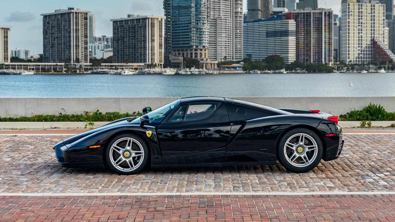 2003 Ferrari Enzo - Image 15 of 31