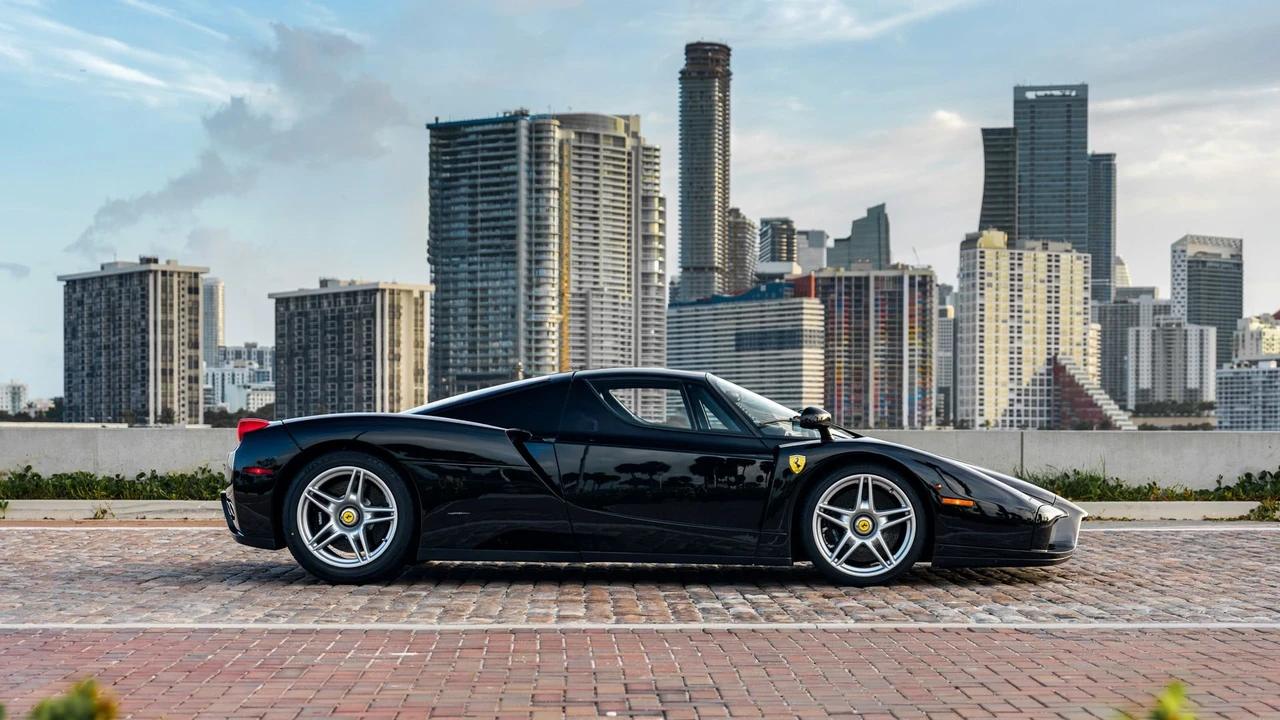 2003 Ferrari Enzo - Image 12 of 31