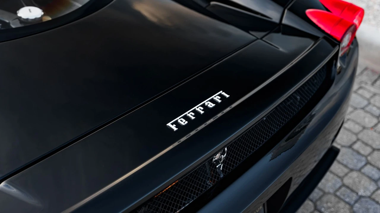 2003 Ferrari Enzo - Image 11 of 31
