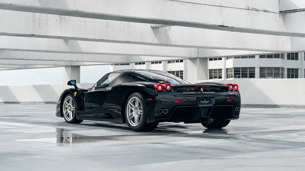 2003 Ferrari Enzo - Image 26 of 31