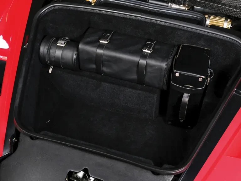 2003 Ferrari Enzo - Image 27 of 31