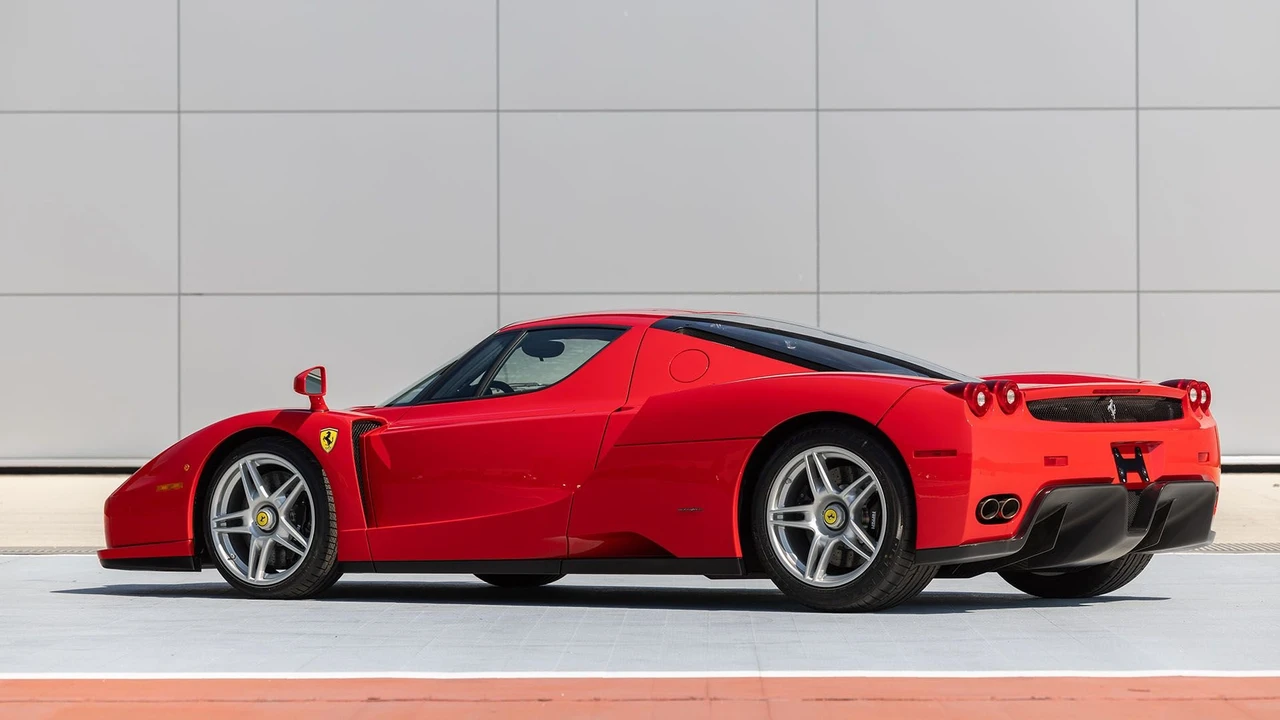 2003 Ferrari Enzo - Image 19 of 31