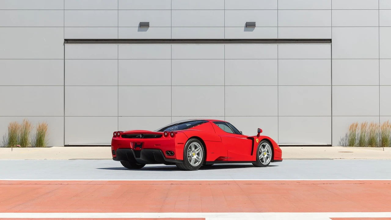 2003 Ferrari Enzo - Image 17 of 31