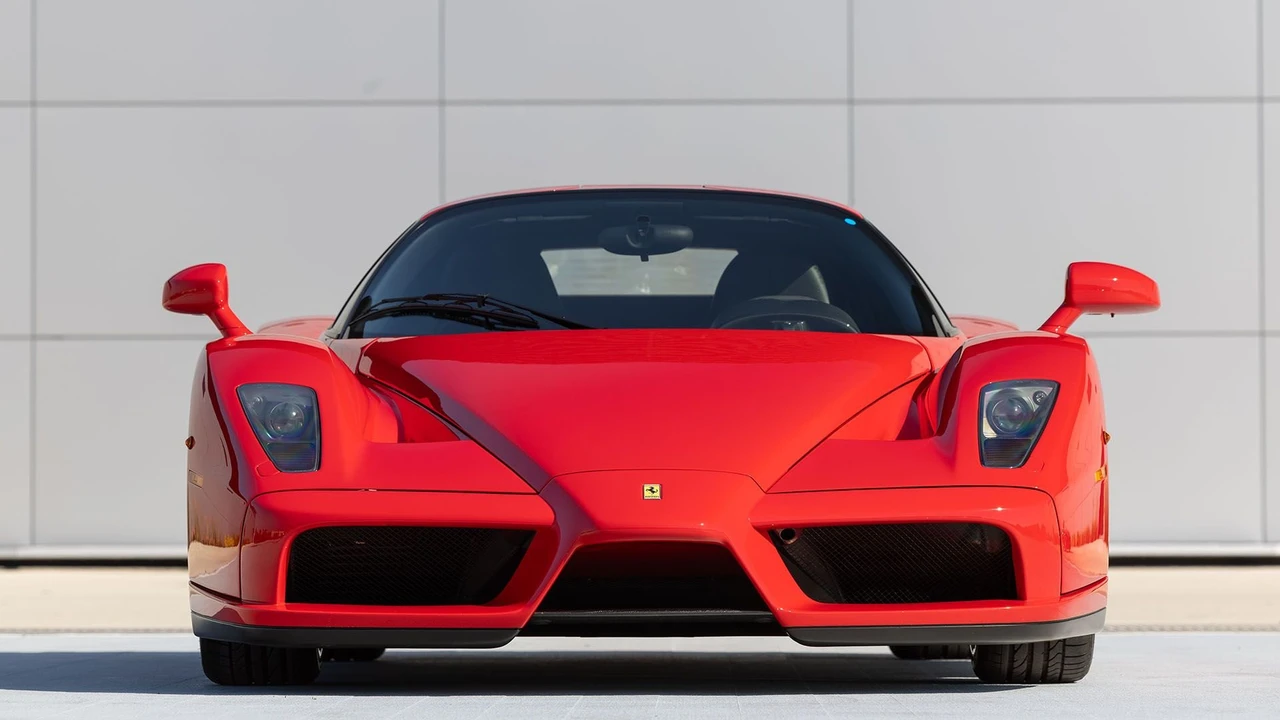 2003 Ferrari Enzo - Image 16 of 31