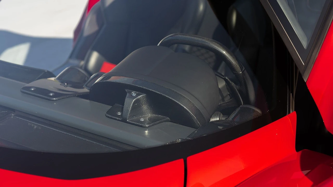 2003 Ferrari Enzo - Image 27 of 31