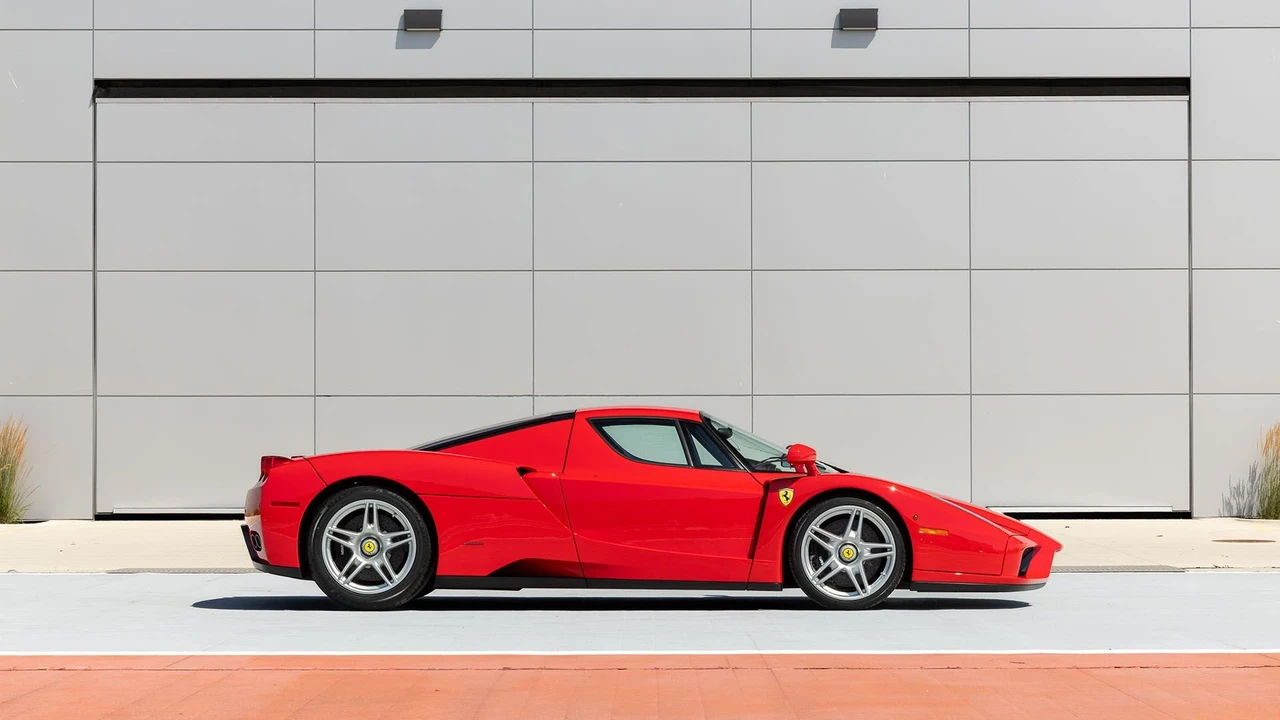 2003 Ferrari Enzo - Image 21 of 31