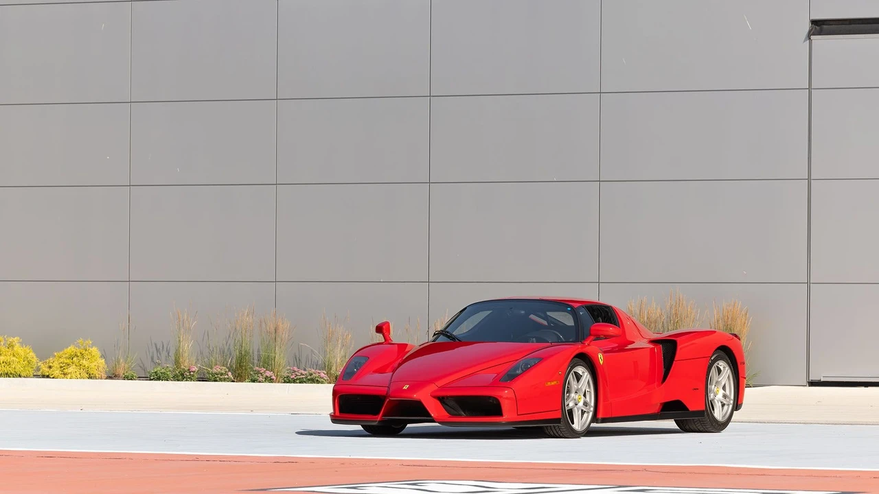 2003 Ferrari Enzo - Image 15 of 31