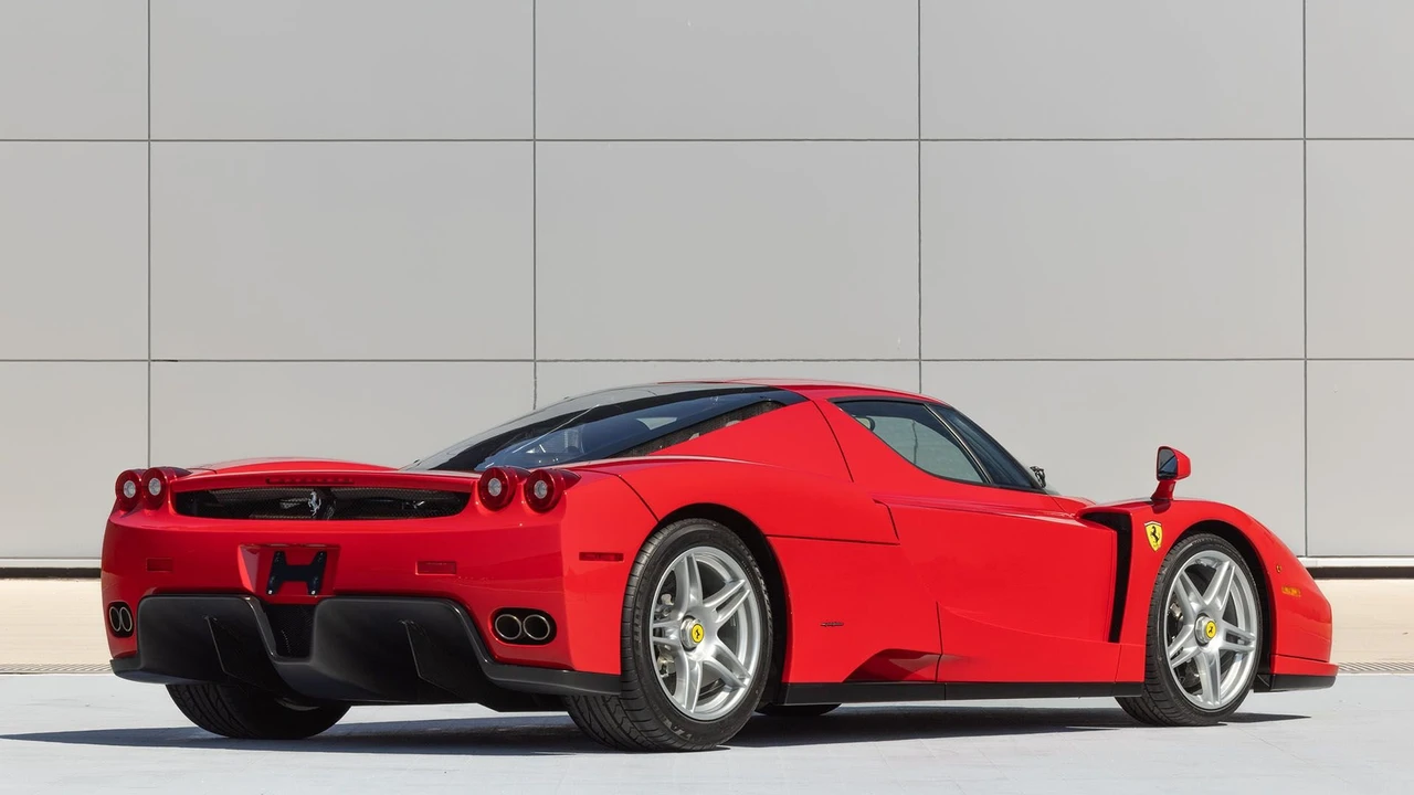 2003 Ferrari Enzo - Image 2 of 31