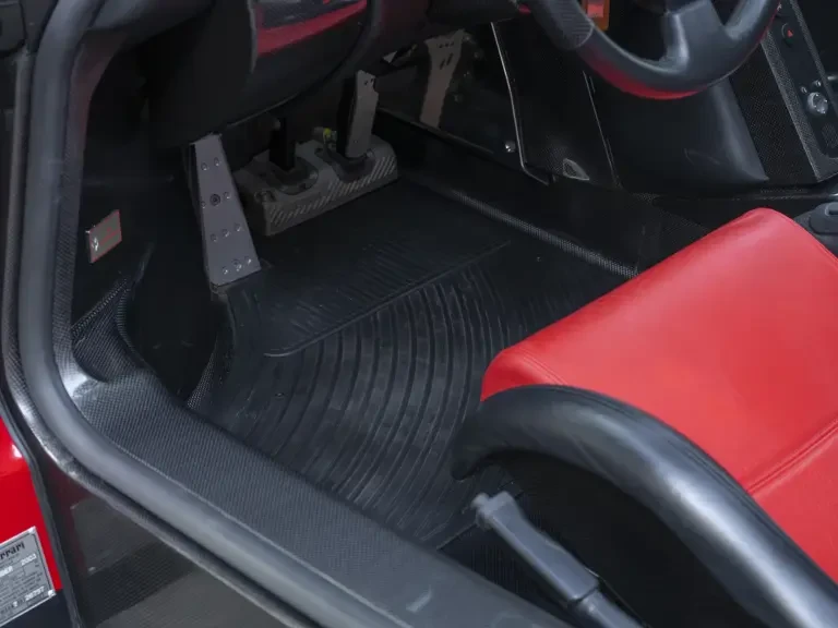 2003 Ferrari Enzo - Image 29 of 31