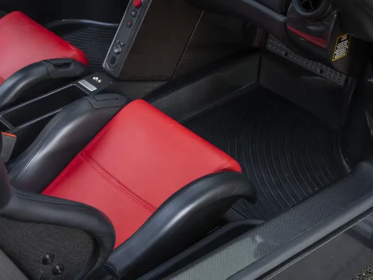 2003 Ferrari Enzo - Image 30 of 31
