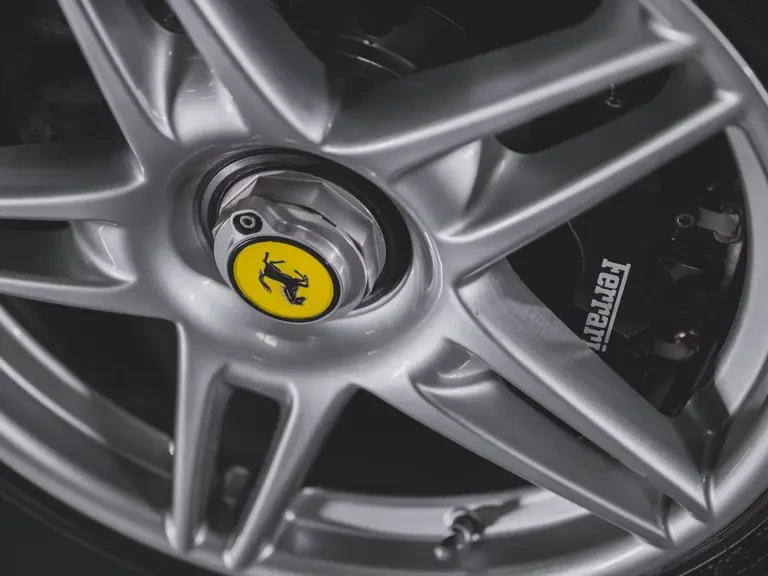 2003 Ferrari Enzo - Image 16 of 31