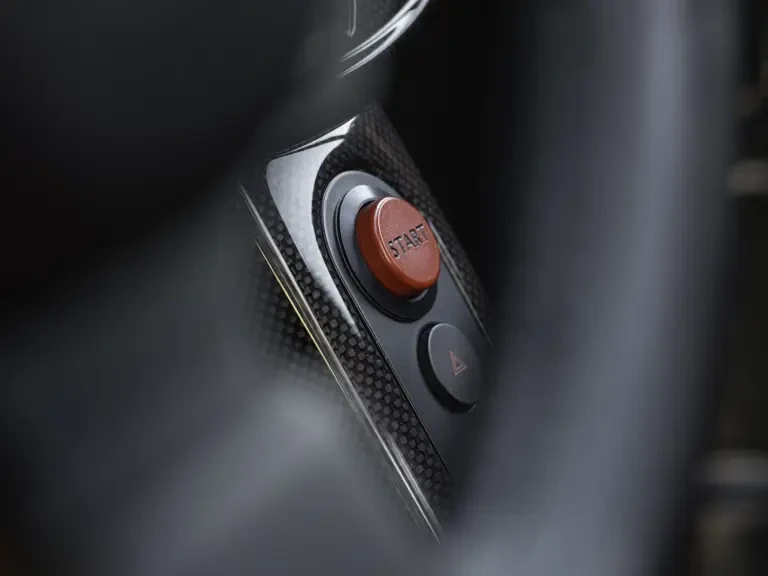2003 Ferrari Enzo - Image 19 of 31