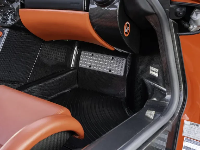 2003 Ferrari Enzo - Image 22 of 31