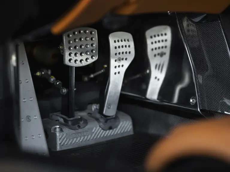 2003 Ferrari Enzo - Image 19 of 31