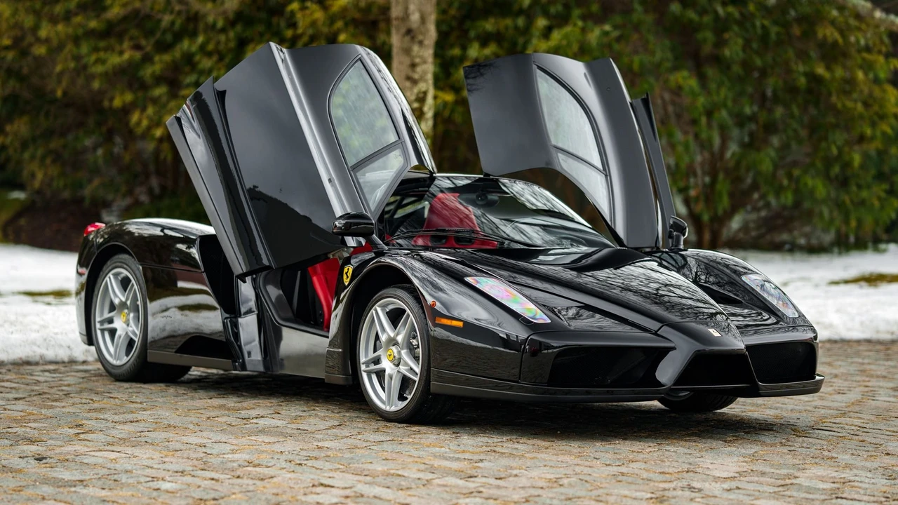 2003 Ferrari Enzo - Image 11 of 31