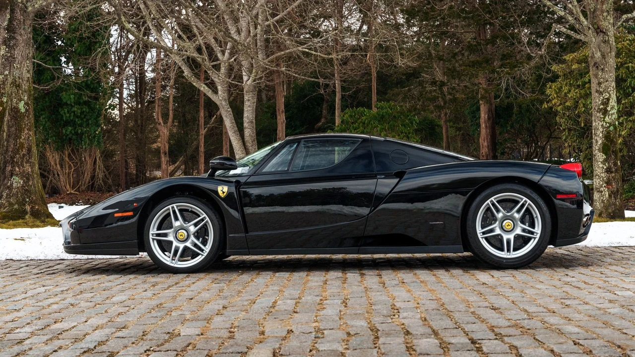 2003 Ferrari Enzo - Image 2 of 31