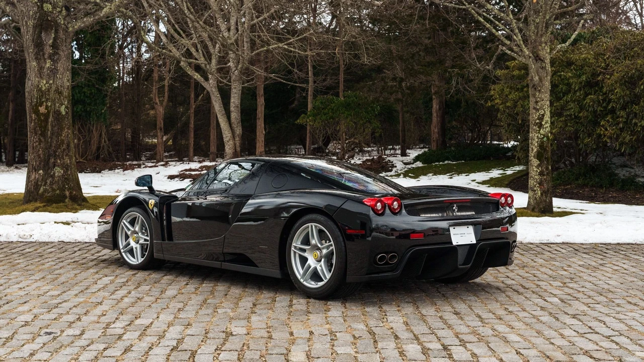2003 Ferrari Enzo - Image 16 of 31