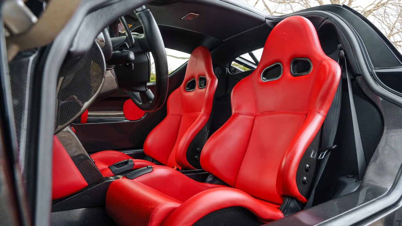 2003 Ferrari Enzo - Image 8 of 31