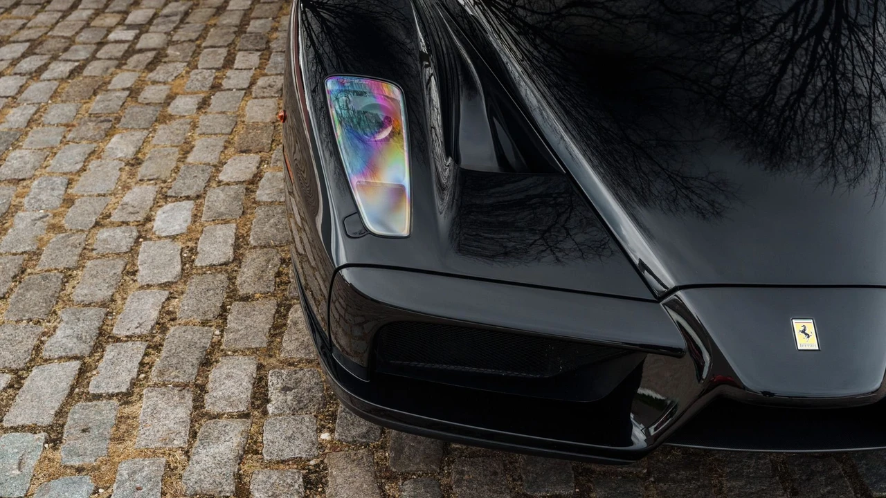 2003 Ferrari Enzo - Image 27 of 31