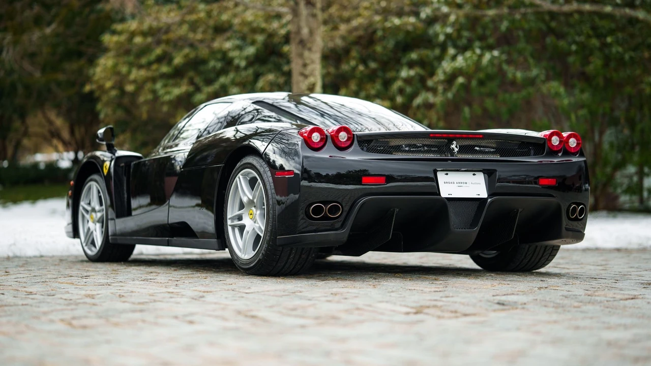 2003 Ferrari Enzo - Image 15 of 31