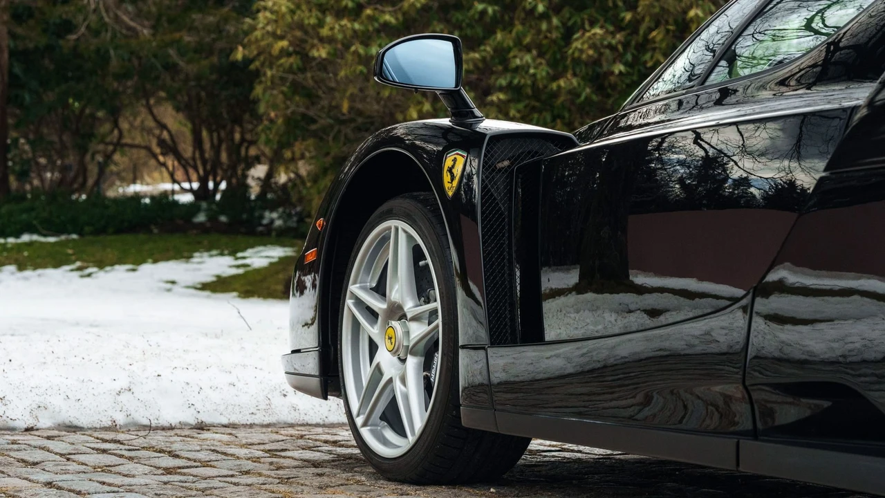 2003 Ferrari Enzo - Image 22 of 31