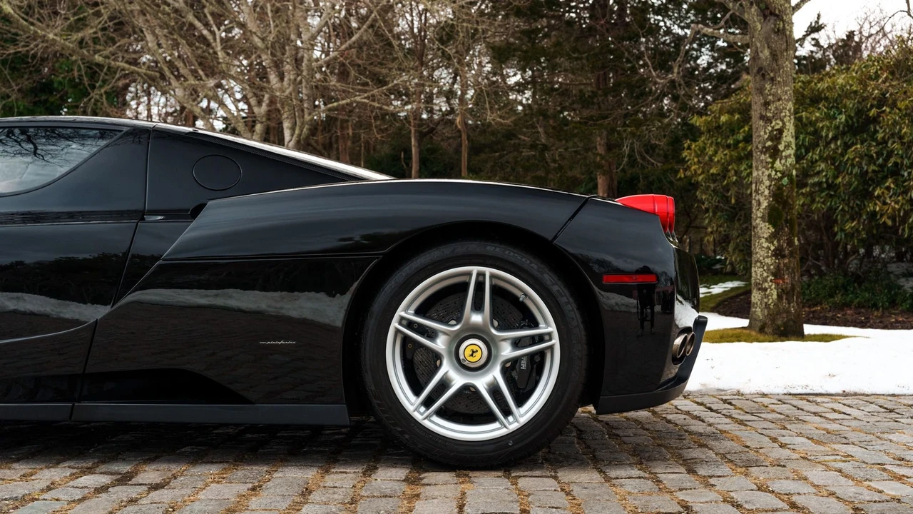 2003 Ferrari Enzo - Image 19 of 31