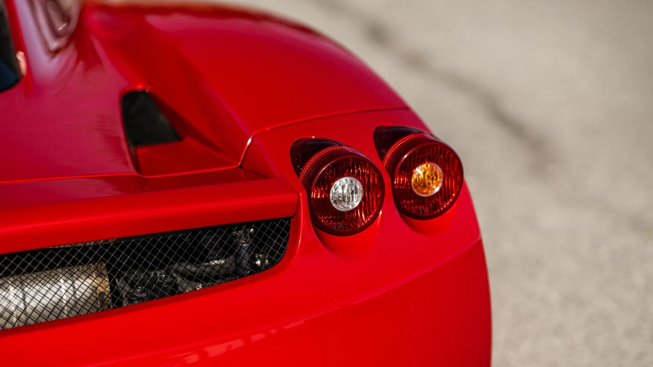 2003 Ferrari Enzo - Image 29 of 31