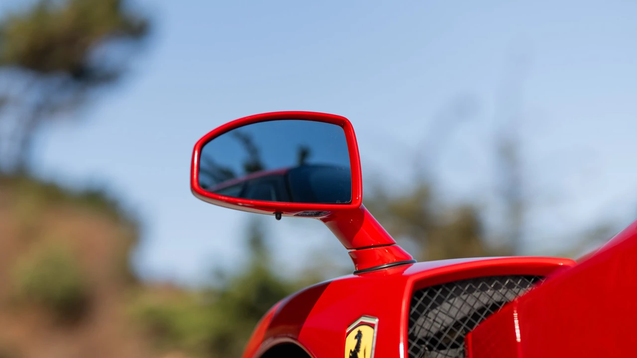 2003 Ferrari Enzo - Image 24 of 31