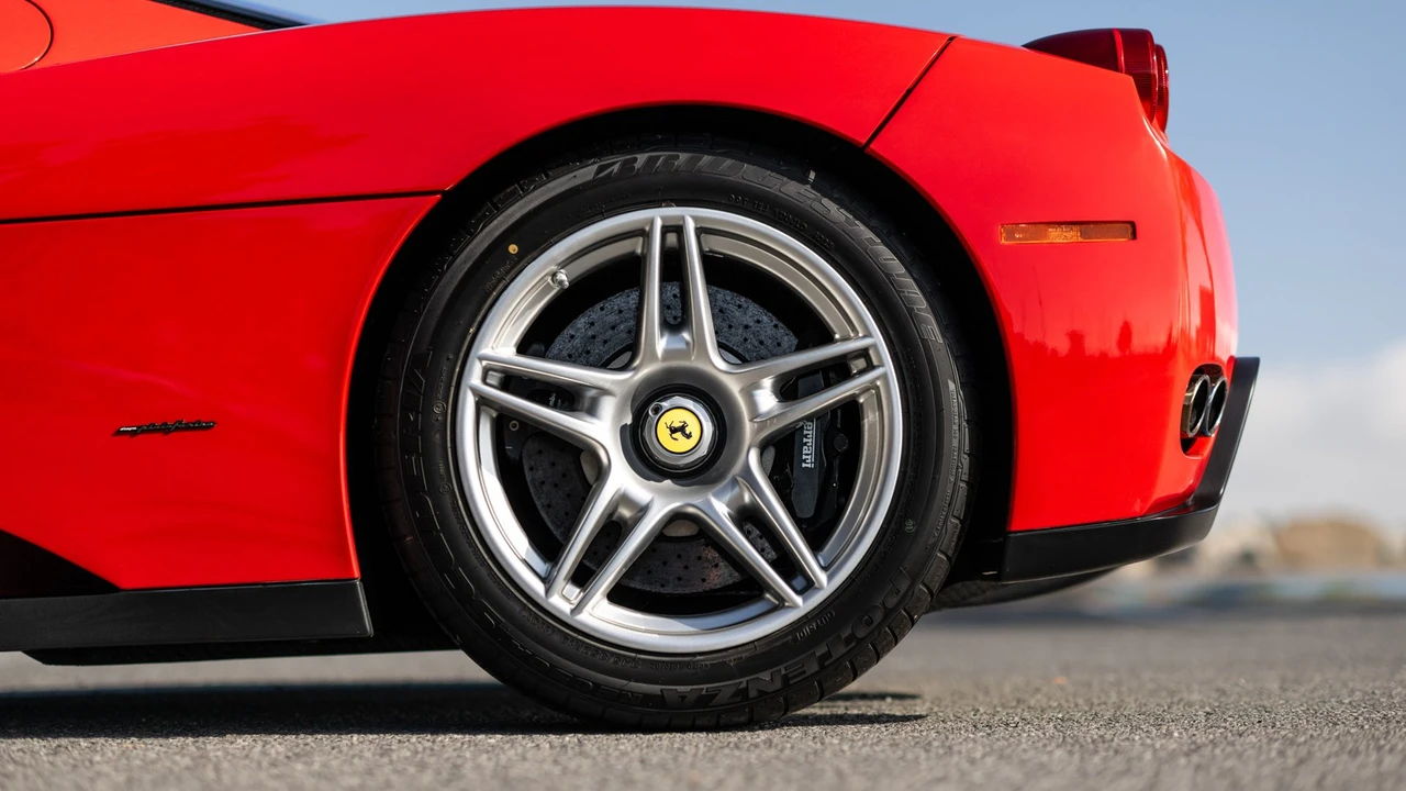 2003 Ferrari Enzo - Image 20 of 31