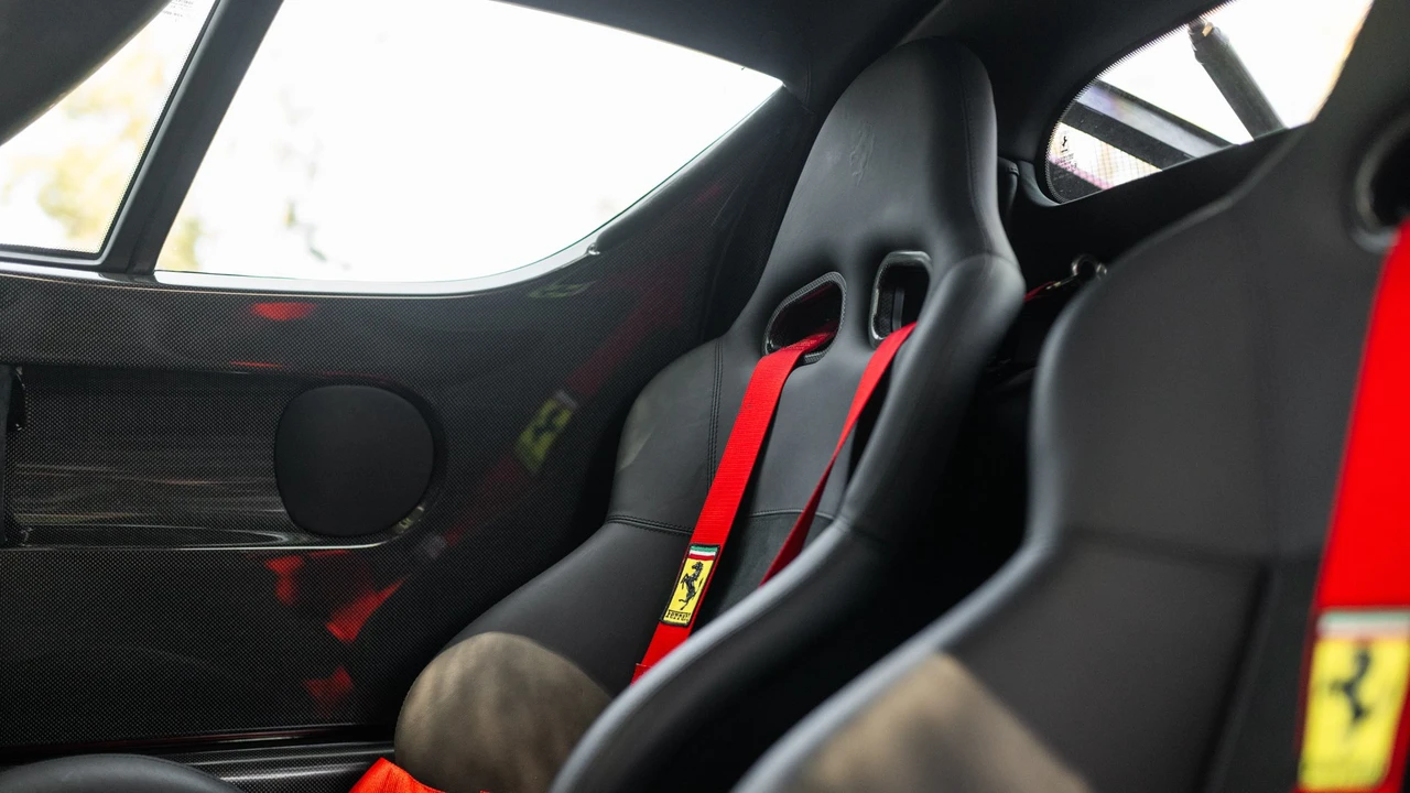 2003 Ferrari Enzo - Image 8 of 31
