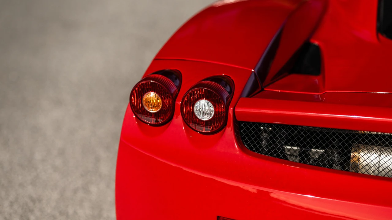 2003 Ferrari Enzo - Image 27 of 31