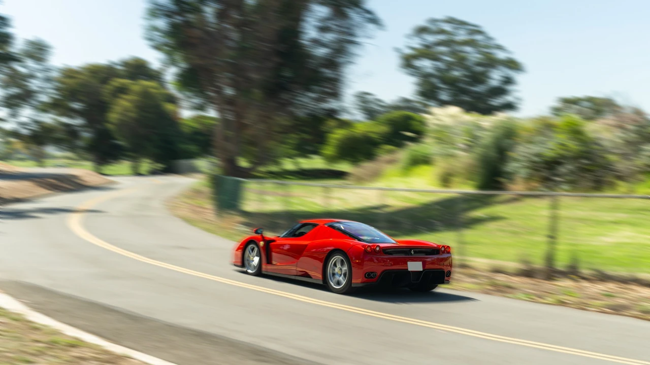 2003 Ferrari Enzo - Image 14 of 31