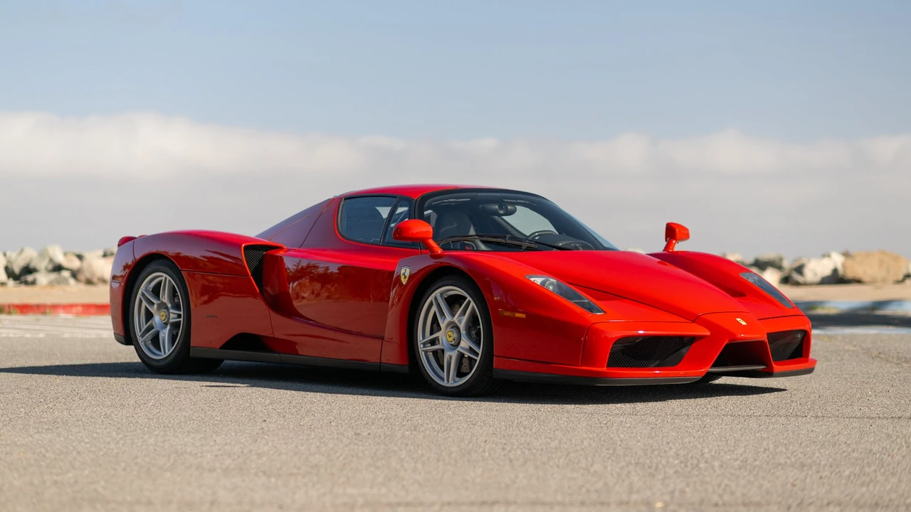 2003 Ferrari Enzo - Image 13 of 31
