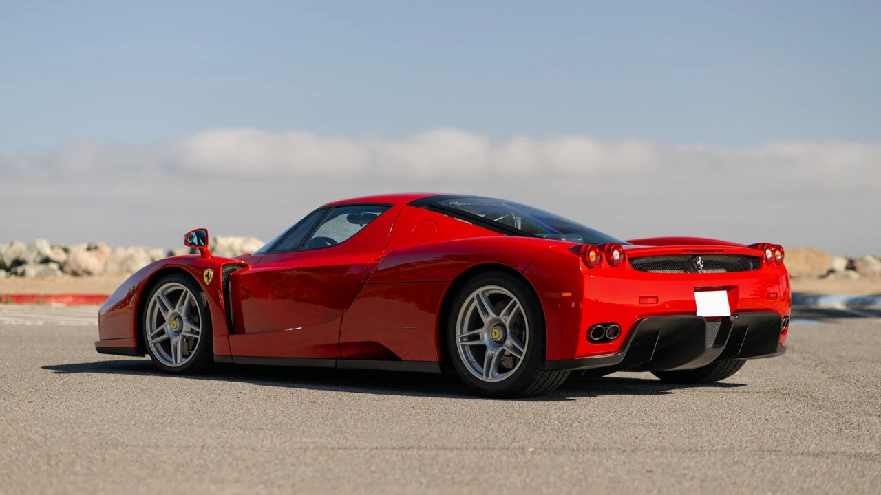 2003 Ferrari Enzo - Image 12 of 31