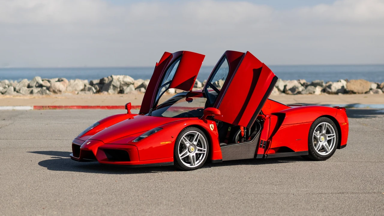 2003 Ferrari Enzo - Image 11 of 31
