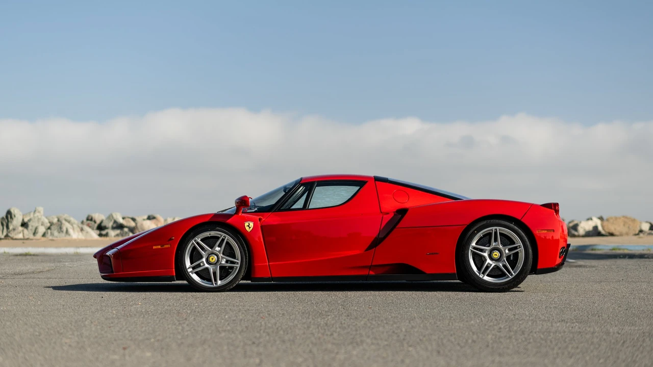2003 Ferrari Enzo - Image 18 of 31