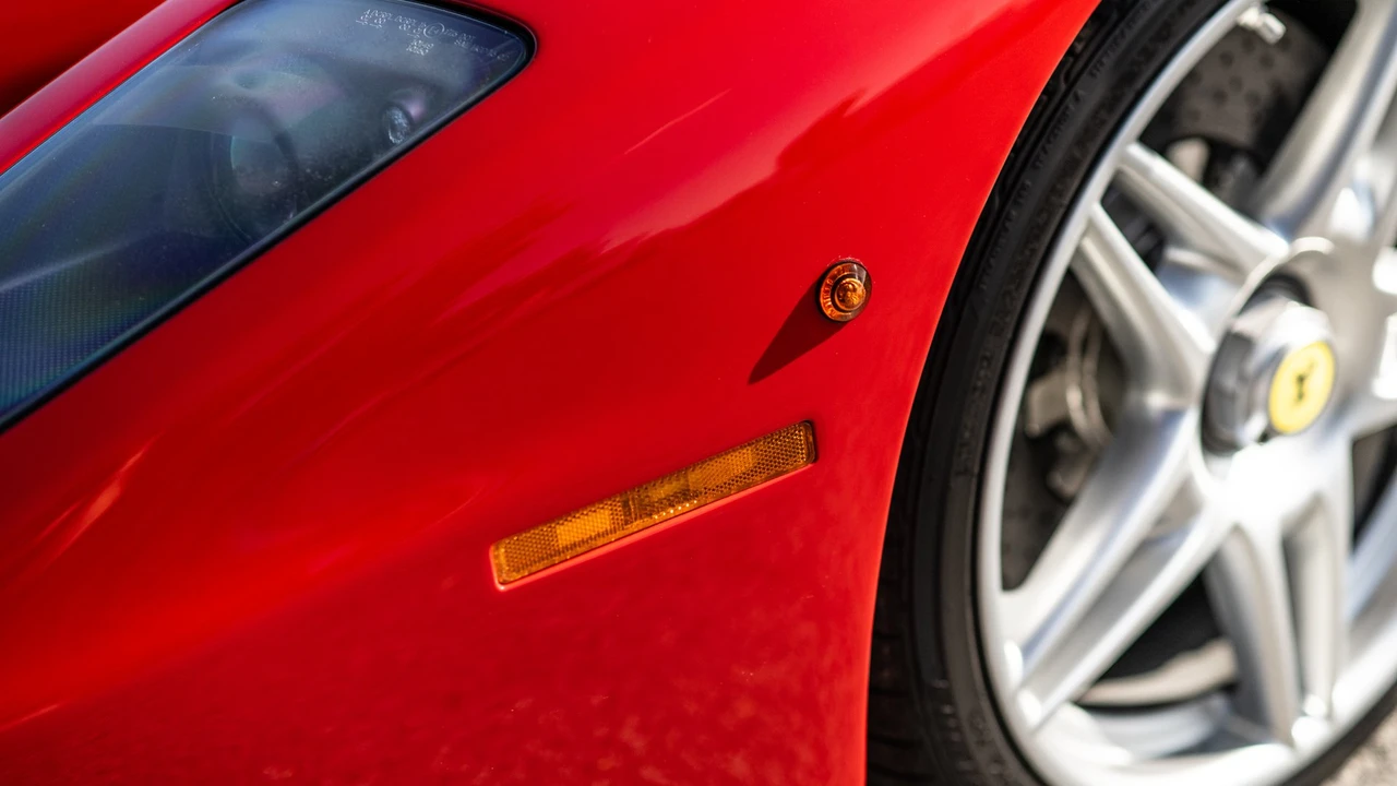 2003 Ferrari Enzo - Image 25 of 31