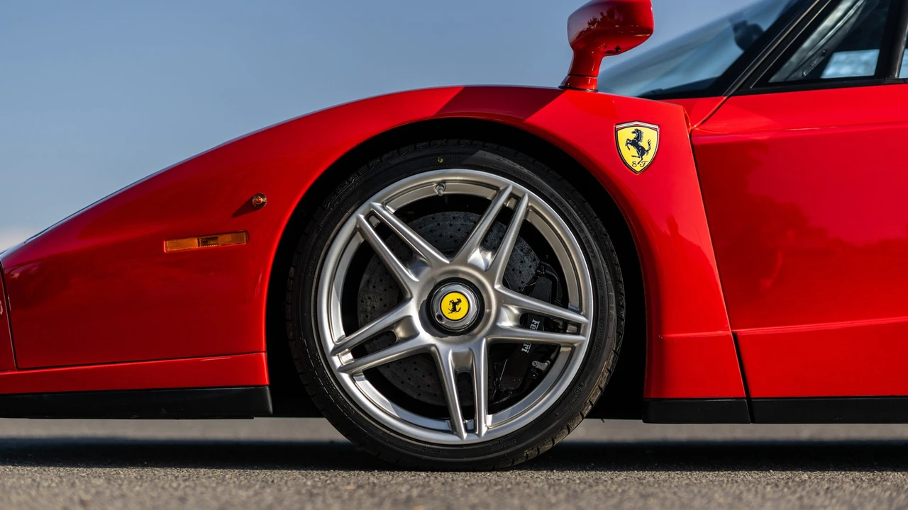 2003 Ferrari Enzo - Image 21 of 31