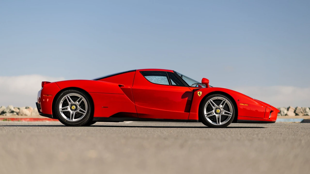2003 Ferrari Enzo - Image 15 of 31