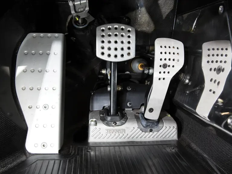 2003 Ferrari Enzo - Image 19 of 27